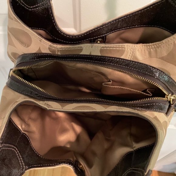 Coach Bag - Picture 4 of 6